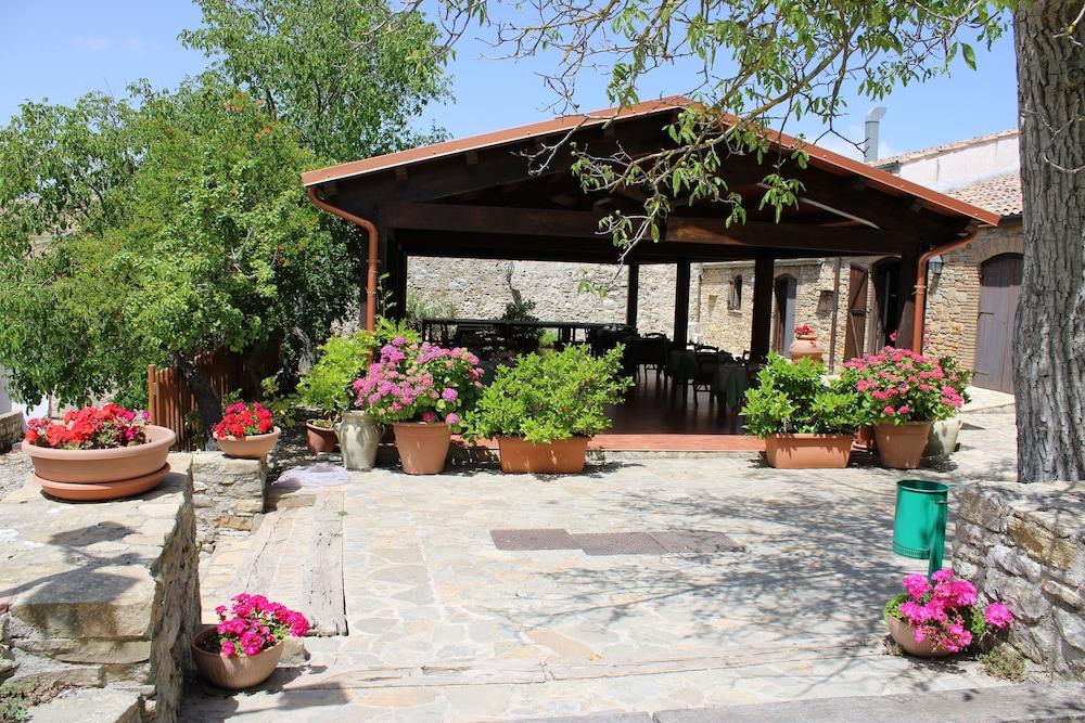 Agriturismo Sant'Agata Piana Degli Albanesi Exterior photo