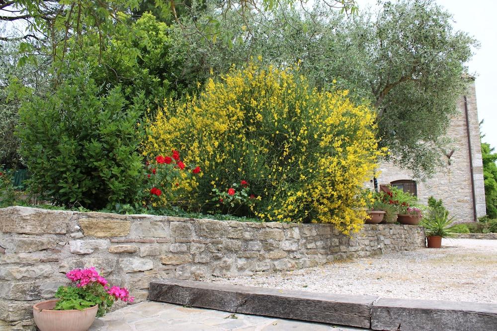 Agriturismo Sant'Agata Piana Degli Albanesi Exterior photo
