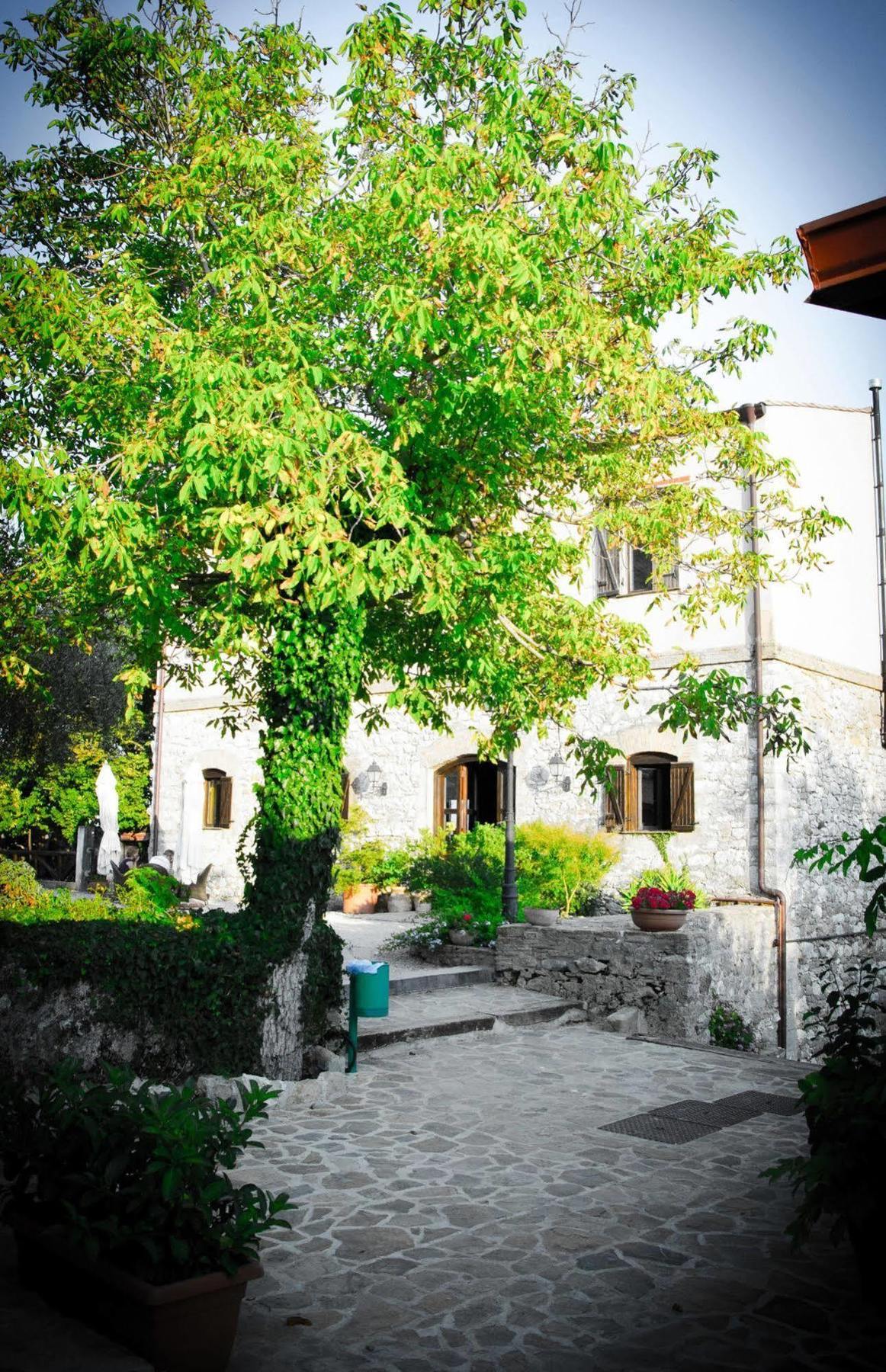 Agriturismo Sant'Agata Piana Degli Albanesi Exterior photo