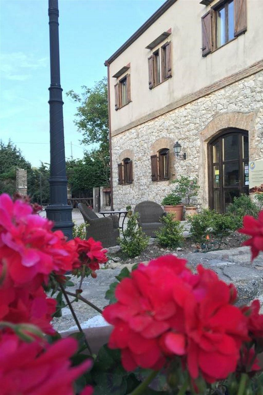 Agriturismo Sant'Agata Piana Degli Albanesi Exterior photo