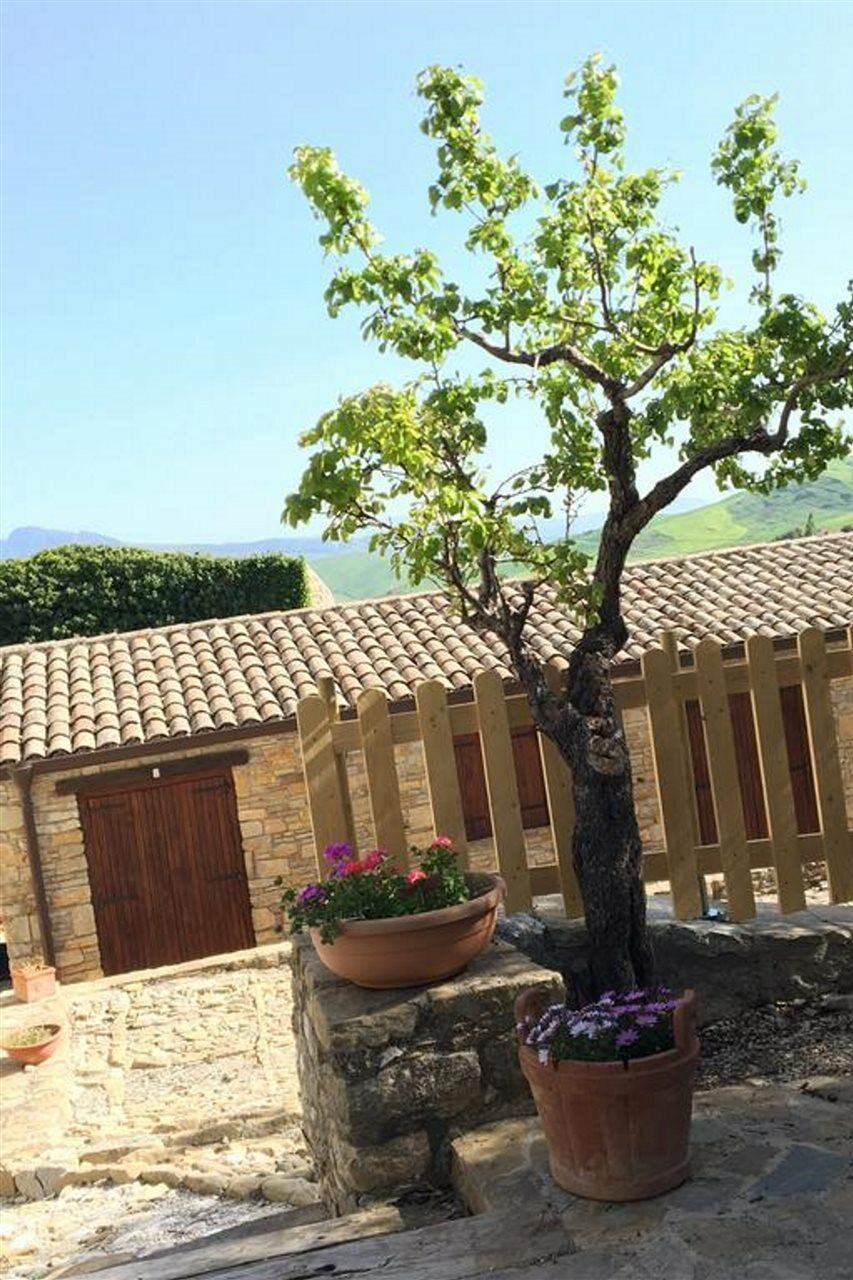 Agriturismo Sant'Agata Piana Degli Albanesi Exterior photo