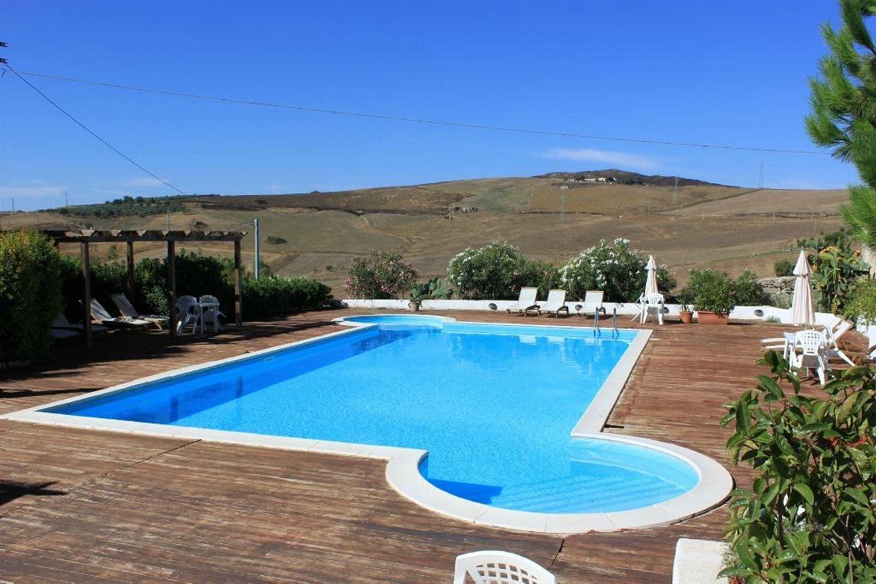 Agriturismo Sant'Agata Piana Degli Albanesi Exterior photo